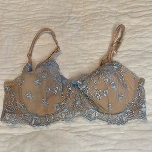 Bali nude lace bra with blue embroidery 34C